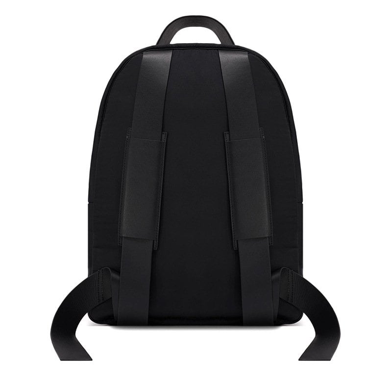 Black minimalist backpack suitable for K-pop merchandise fans. Perfect for carrying albums, clothing, and accessories to concerts or fan gatherings. Durable, stylish, and functional for everyday use.